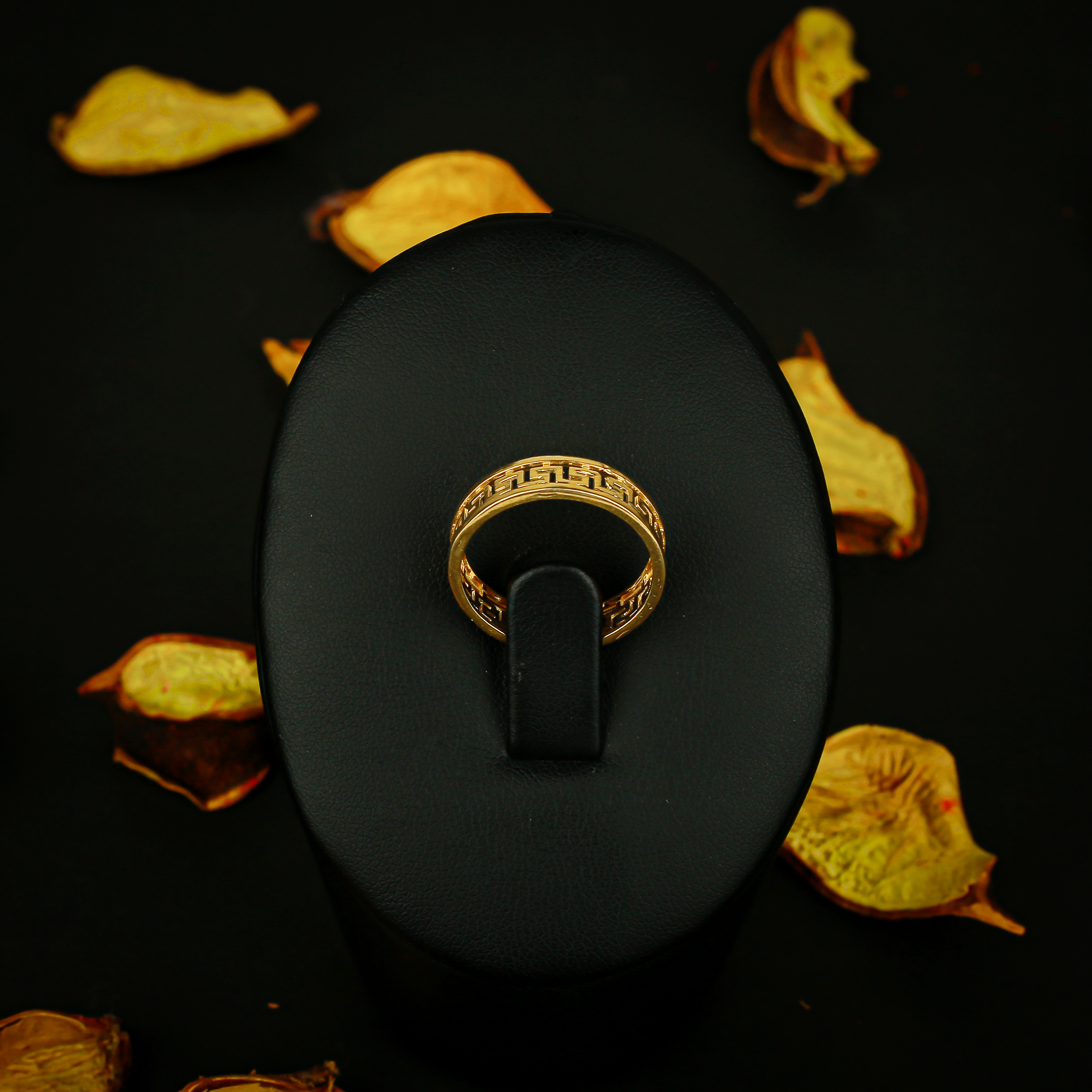 18 karat gold wedding ring, made in Turkey - (H-0539)